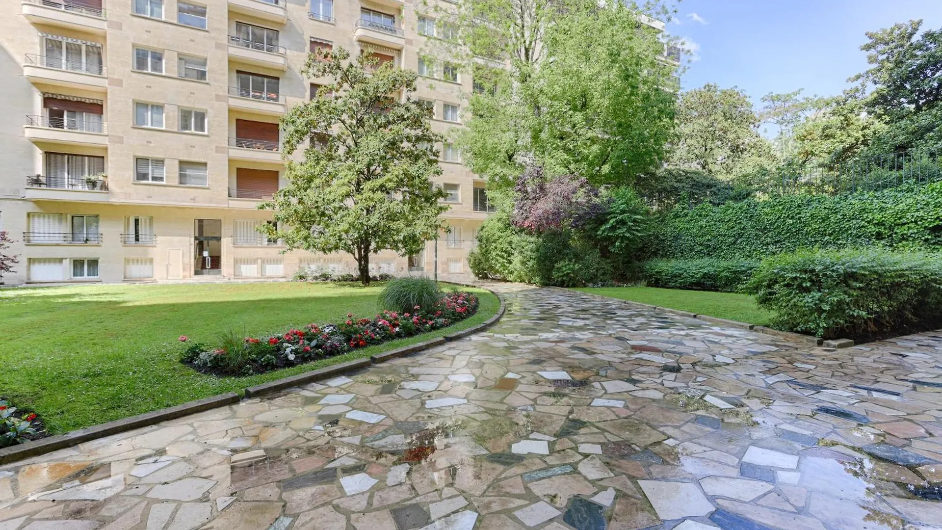 Luxury Apartment Trocadero 2Br Paris