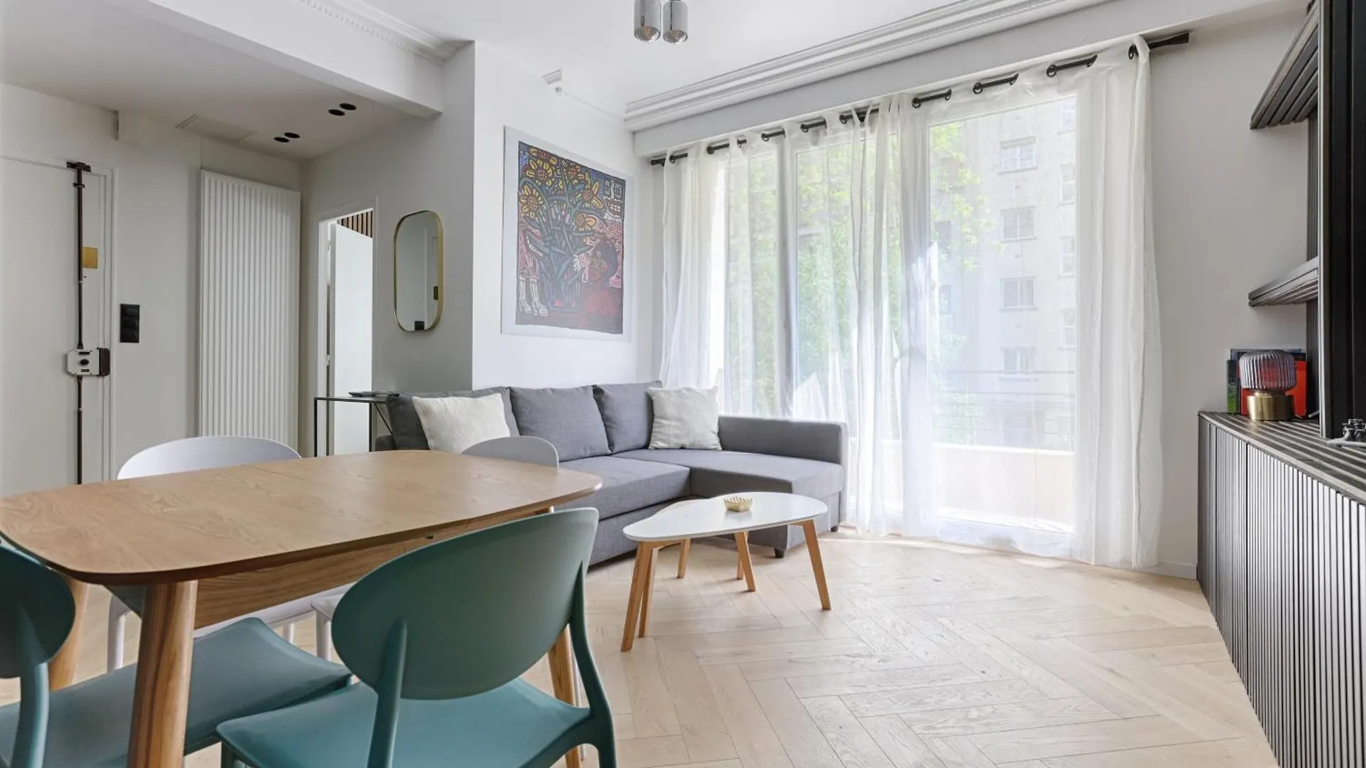 Luxury Apartment Trocadero 2Br Paris France